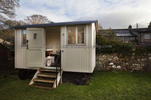 craggley cottage hut 5.jpg